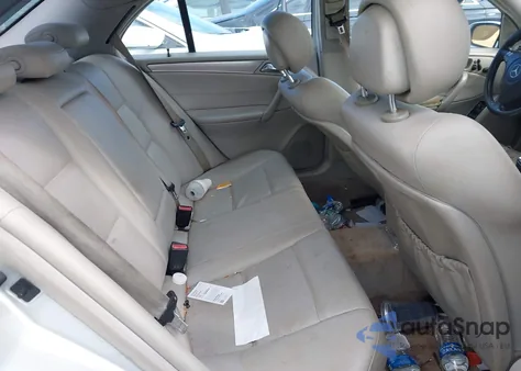 2006 Mercedes-Benz C 230 Sport z USA, uszkodzony, nr VIN WDBRF52H26F751918